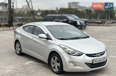 Hyundai Elantra 2012
