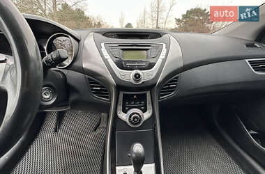 Седан Hyundai Elantra 2011 в 