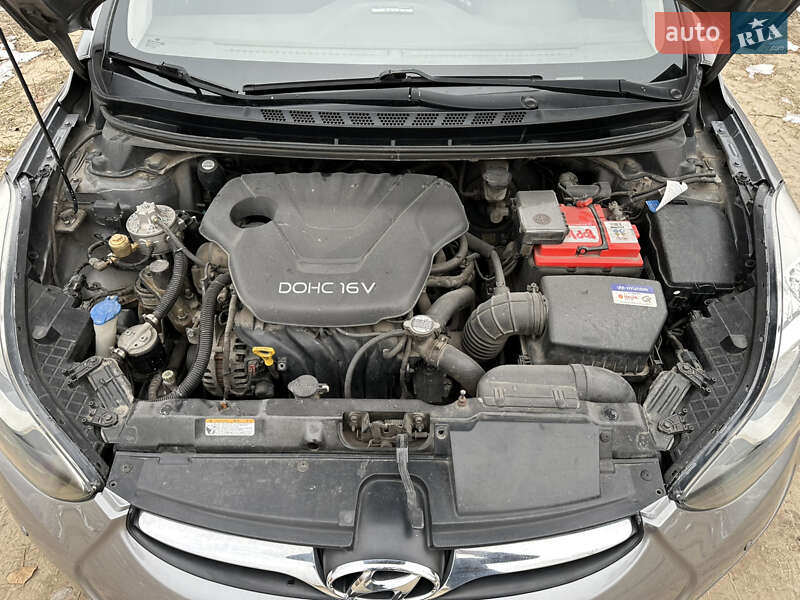 Седан Hyundai Elantra 2011 в 