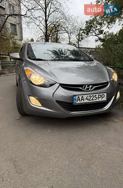 Седан Hyundai Elantra 2012 в Киеве