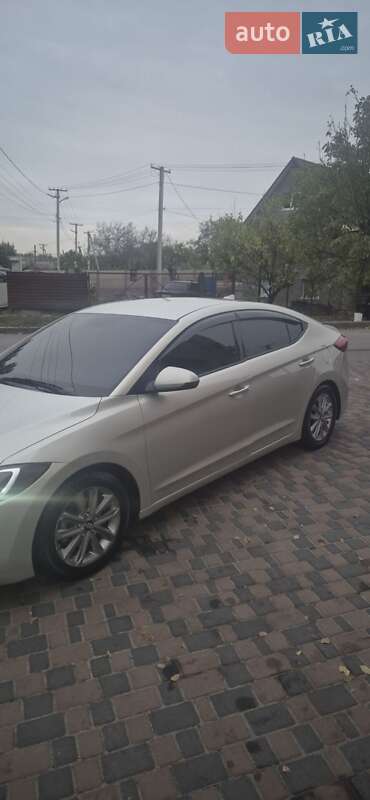 Седан Hyundai Elantra 2017 в Новомосковську
