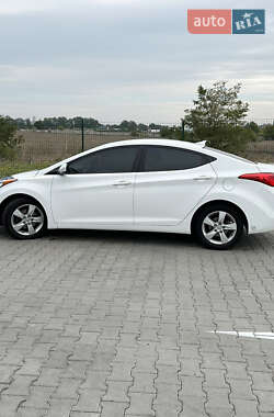 Седан Hyundai Elantra 2013 в 