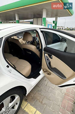 Седан Hyundai Elantra 2013 в 