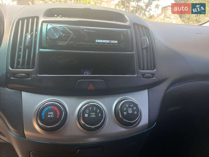 Седан Hyundai Elantra 2010 в Киеве фото 34 Седан Hyundai Elantra 2010 в Киеве