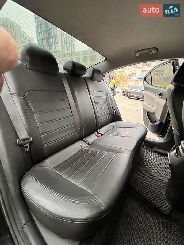 Седан Hyundai Elantra 2016 в Києві фото 10 Седан Hyundai Elantra 2016 в Києві