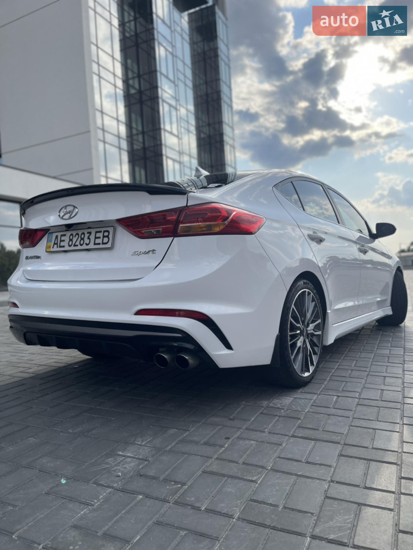 2017 Hyundai Elantra - мініатюра 11
