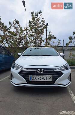 Седан Hyundai Elantra 2019 в Нетішині