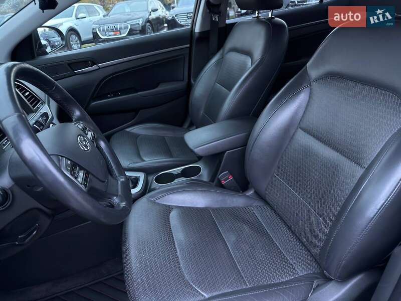 Седан Hyundai Elantra 2016 в Харькове