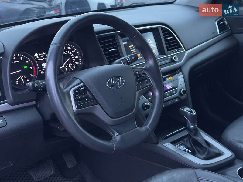 Седан Hyundai Elantra 2016 в Харькове