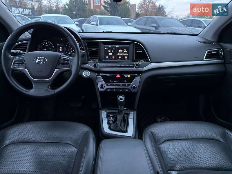 Седан Hyundai Elantra 2016 в Харькове