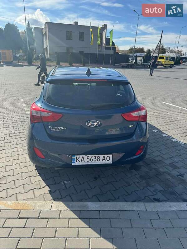 Хетчбек Hyundai Elantra 2015 в Луцьку