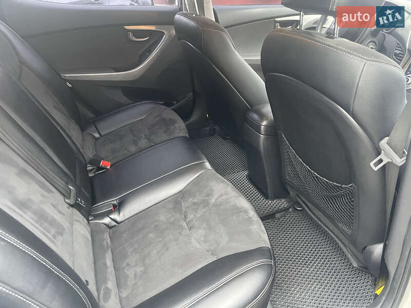 Седан Hyundai Elantra 2012 в Киеве фото 5 Седан Hyundai Elantra 2012 в Киеве