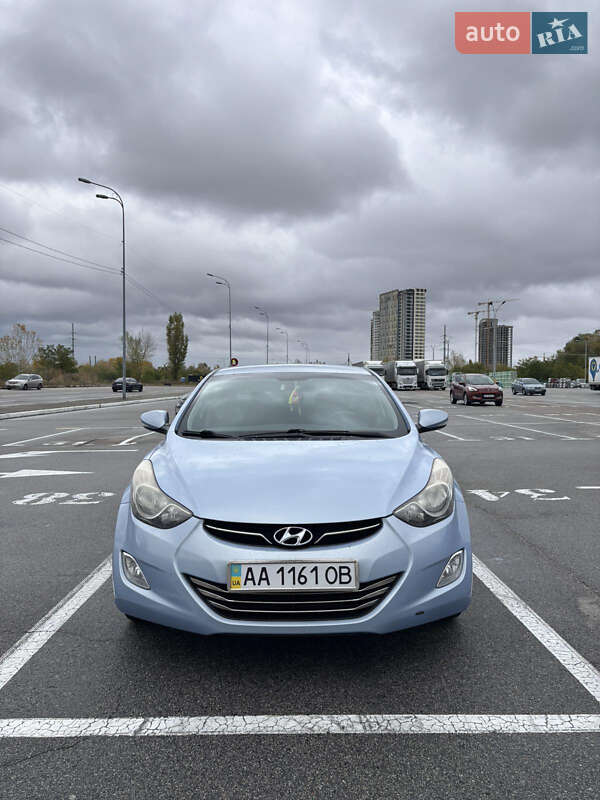 Hyundai Elantra 2013