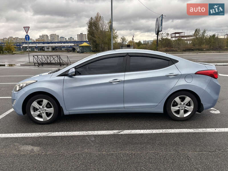 Седан Hyundai Elantra 2013 в Киеве