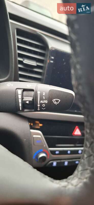 Седан Hyundai Elantra 2018 в Киеве фото 14 Седан Hyundai Elantra 2018 в Киеве