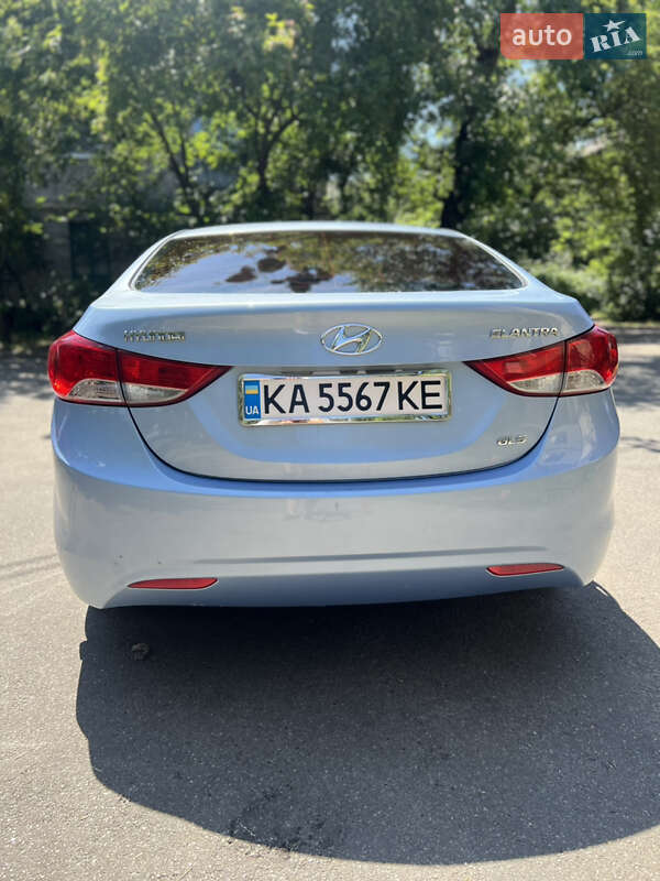 Седан Hyundai Elantra 2011 в Киеве