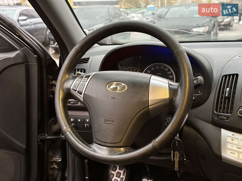 Седан Hyundai Elantra 2011 в Харькове фото 20 Седан Hyundai Elantra 2011 в Харькове