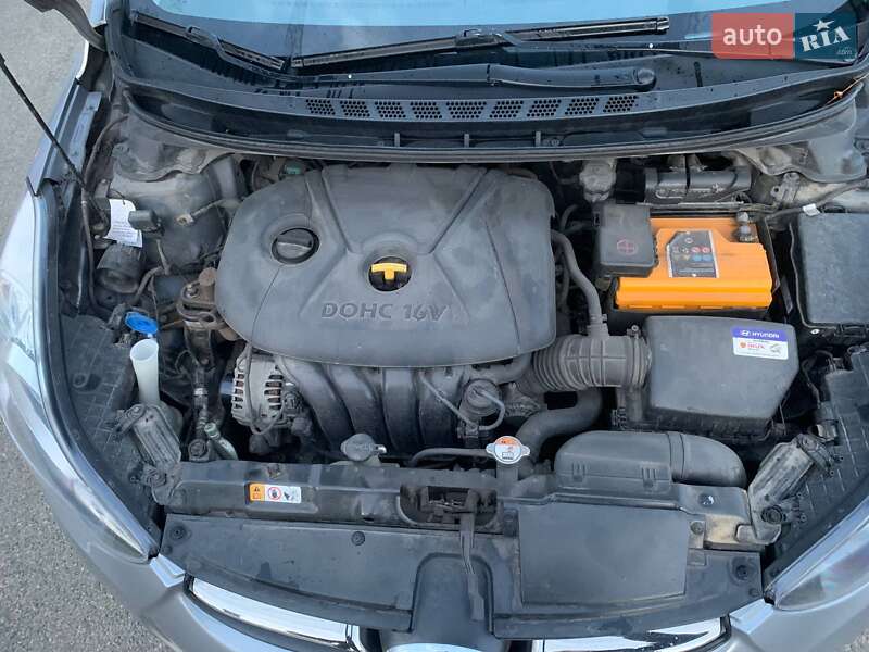 Седан Hyundai Elantra 2013 в Киеве фото 5 Седан Hyundai Elantra 2013 в Киеве