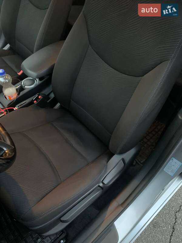 Седан Hyundai Elantra 2013 в Киеве фото 14 Седан Hyundai Elantra 2013 в Киеве