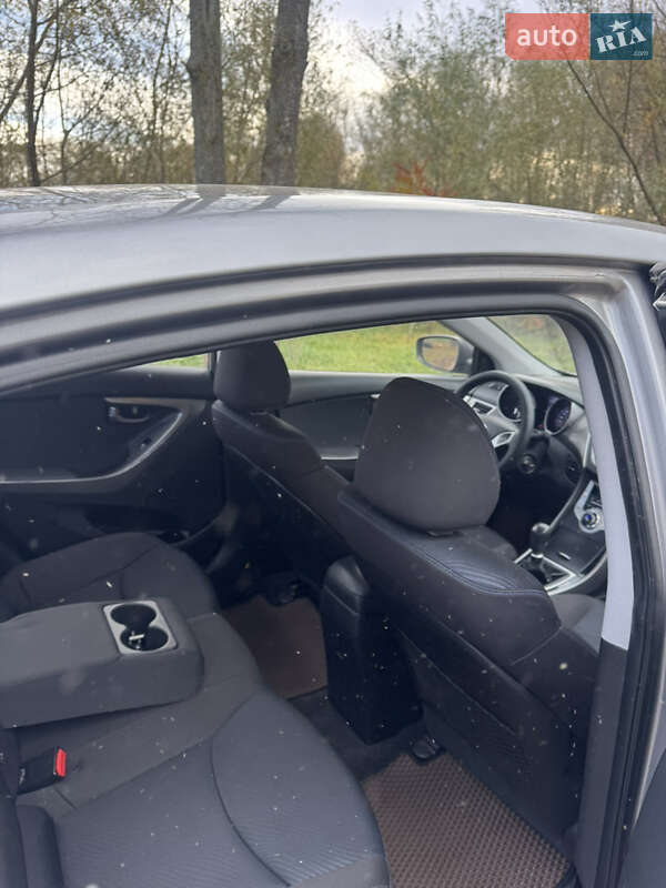 Седан Hyundai Elantra 2011 в Болехове фото 16 Седан Hyundai Elantra 2011 в Болехове