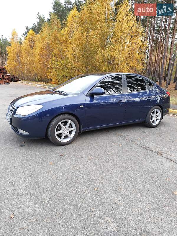 Седан Hyundai Elantra 2008 в Киеве