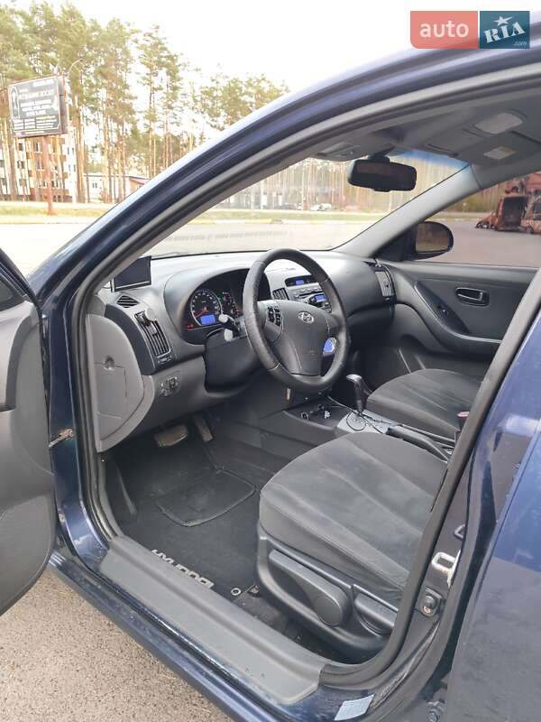 Седан Hyundai Elantra 2008 в Киеве