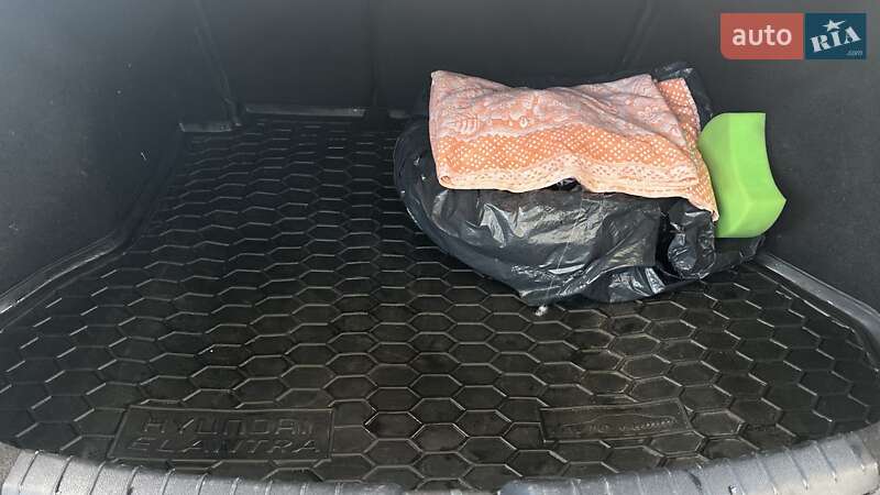 Седан Hyundai Elantra 2016 в Киеве фото 12 Седан Hyundai Elantra 2016 в Киеве