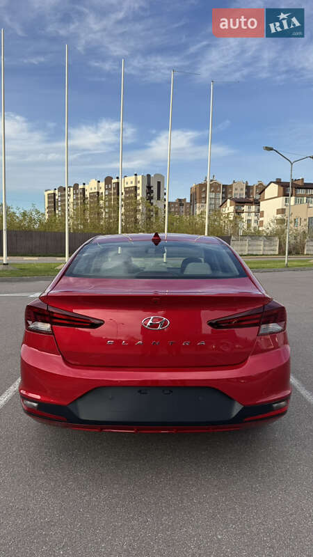 Седан Hyundai Elantra 2020 в Киеве
