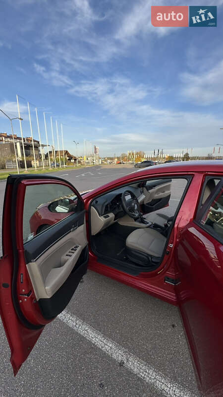 Седан Hyundai Elantra 2020 в Киеве