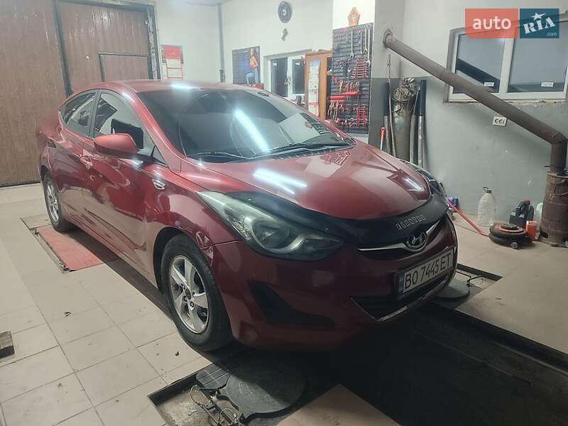 Седан Hyundai Elantra 2014 в Городке