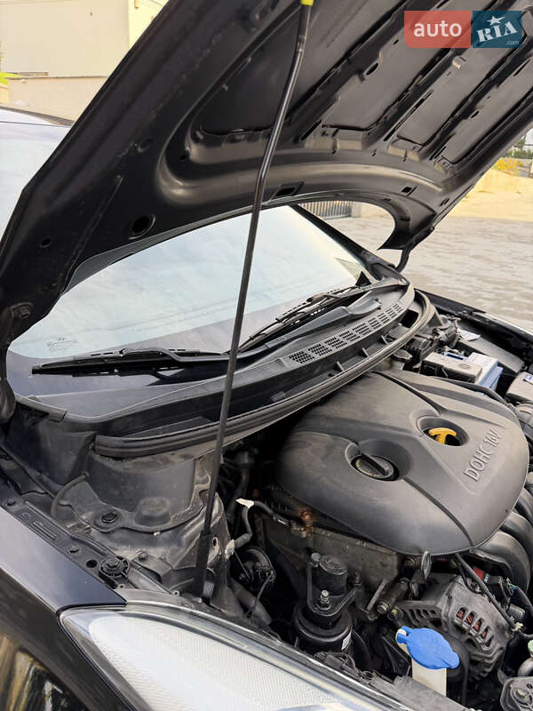 Седан Hyundai Elantra 2012 в Ужгороде фото 25 Седан Hyundai Elantra 2012 в Ужгороде