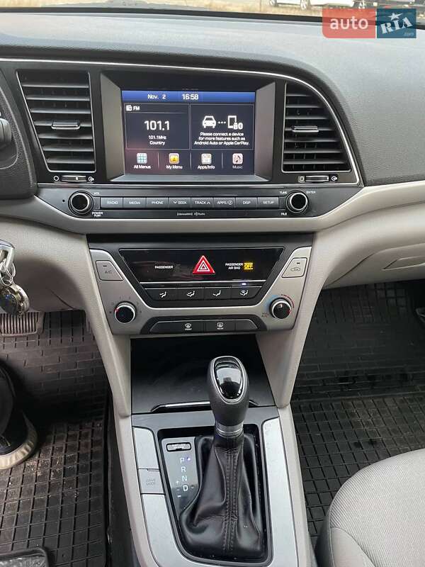 Седан Hyundai Elantra 2018 в Киеве фото 7 Седан Hyundai Elantra 2018 в Киеве