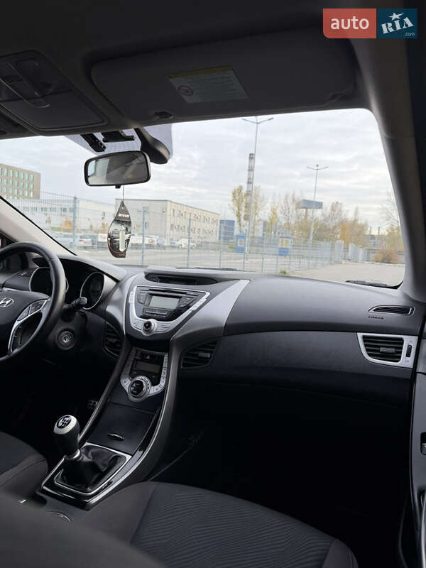 Седан Hyundai Elantra 2012 в Киеве фото 20 Седан Hyundai Elantra 2012 в Киеве