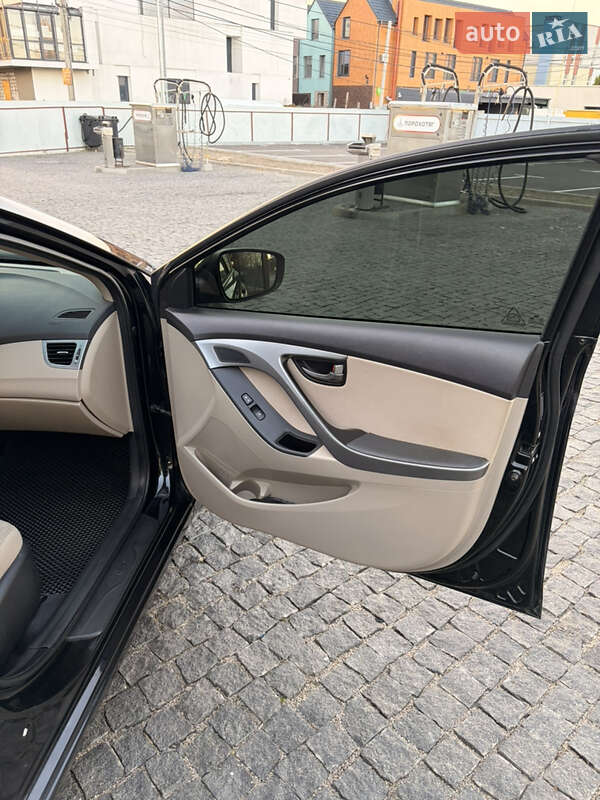 Седан Hyundai Elantra 2014 в Киеве фото 25 Седан Hyundai Elantra 2014 в Киеве