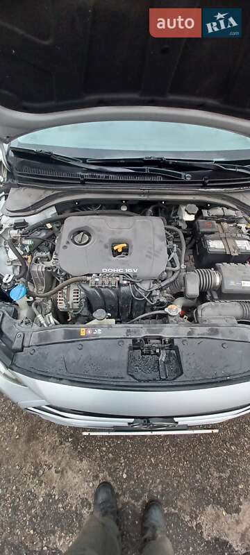 Седан Hyundai Elantra 2016 в Кагарлику фото 4 Седан Hyundai Elantra 2016 в Кагарлику