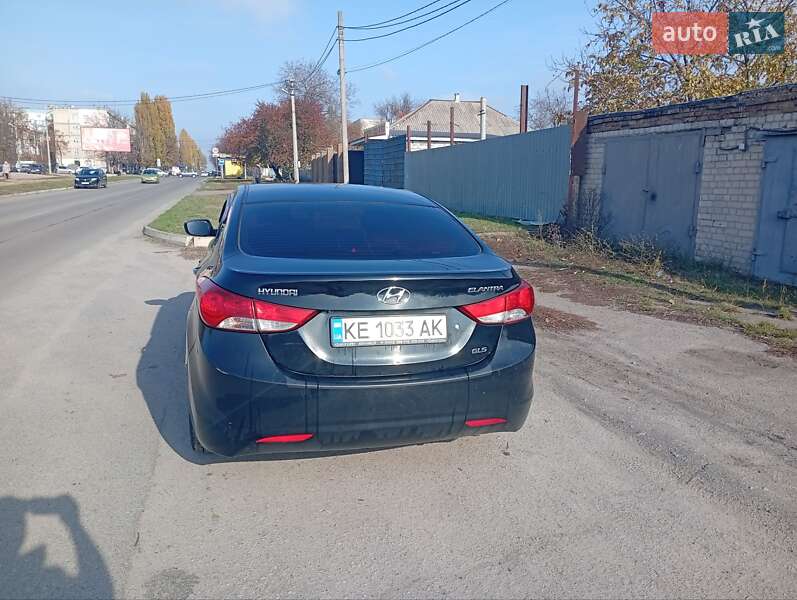 Седан Hyundai Elantra 2013 в Синельниково