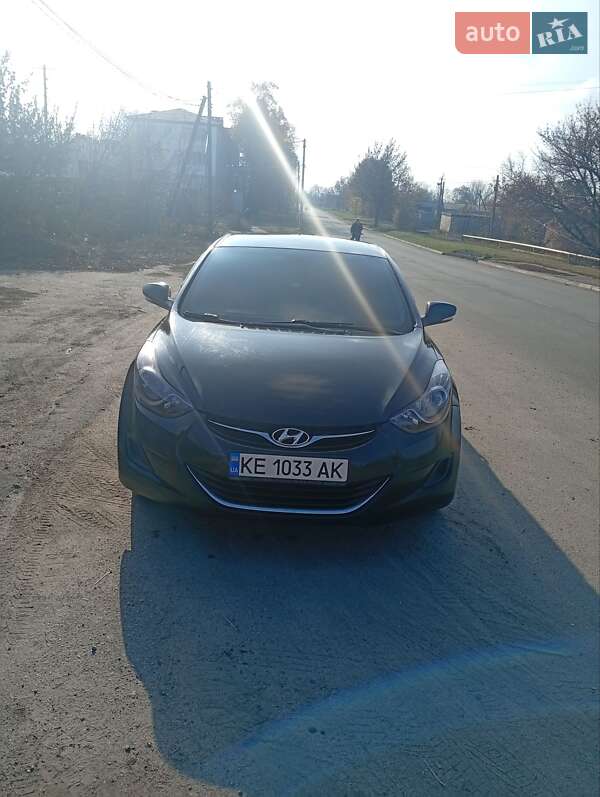 Седан Hyundai Elantra 2013 в Синельниково
