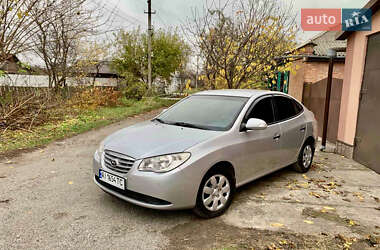 Седан Hyundai Elantra 2010 в Прилуках