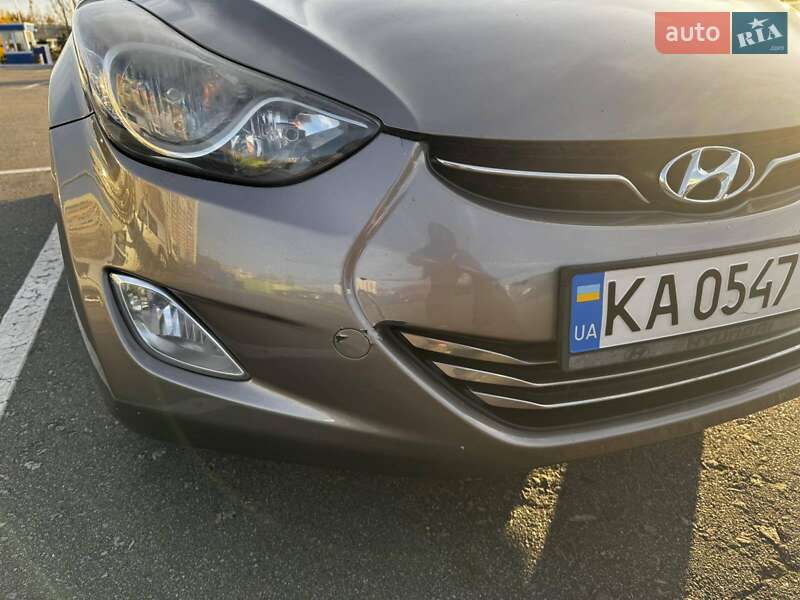 Седан Hyundai Elantra 2013 в Києві