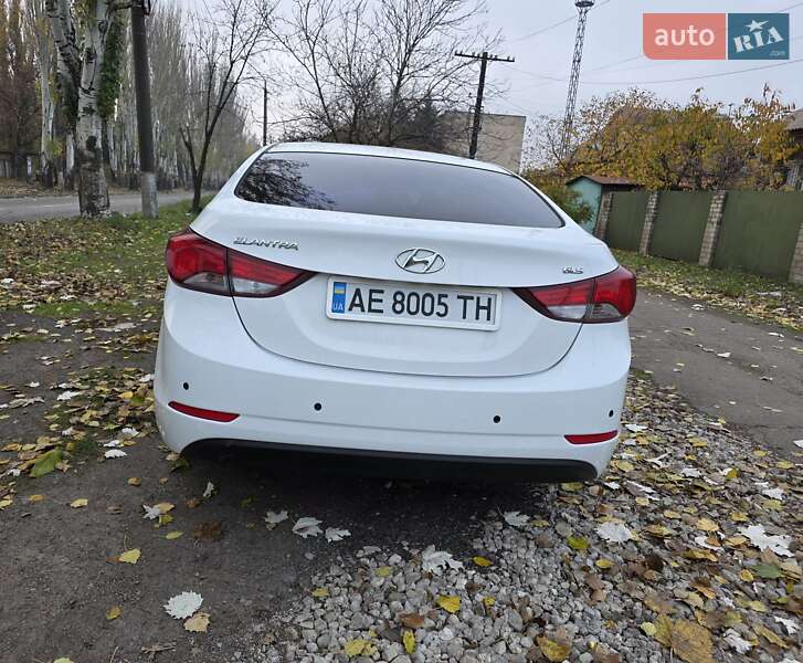Седан Hyundai Elantra 2015 в Днепре
