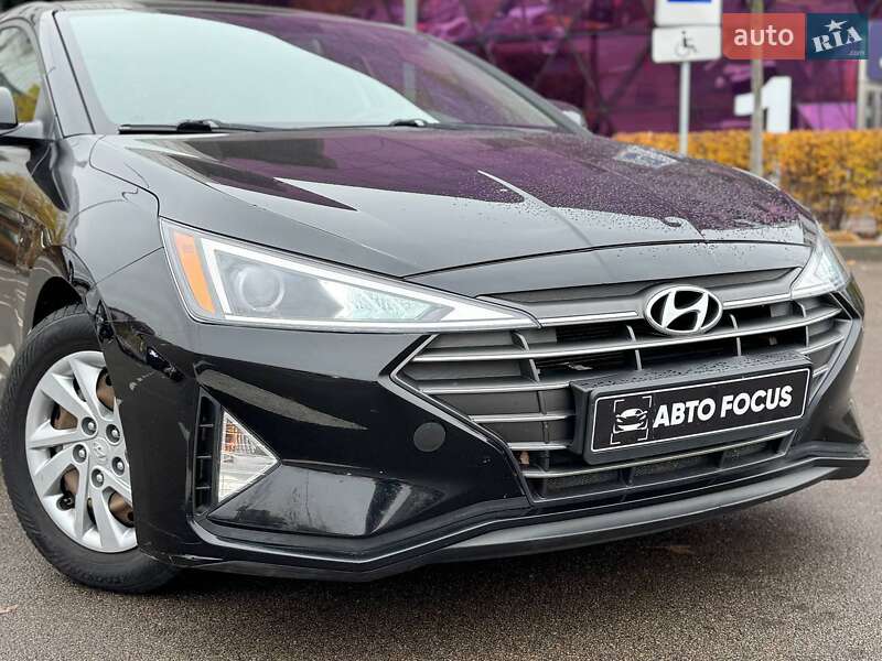 Седан Hyundai Elantra 2019 в Киеве