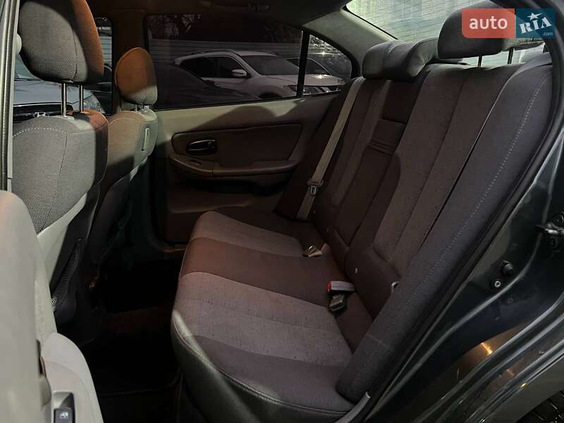 Седан Hyundai Elantra 2010 в Киеве