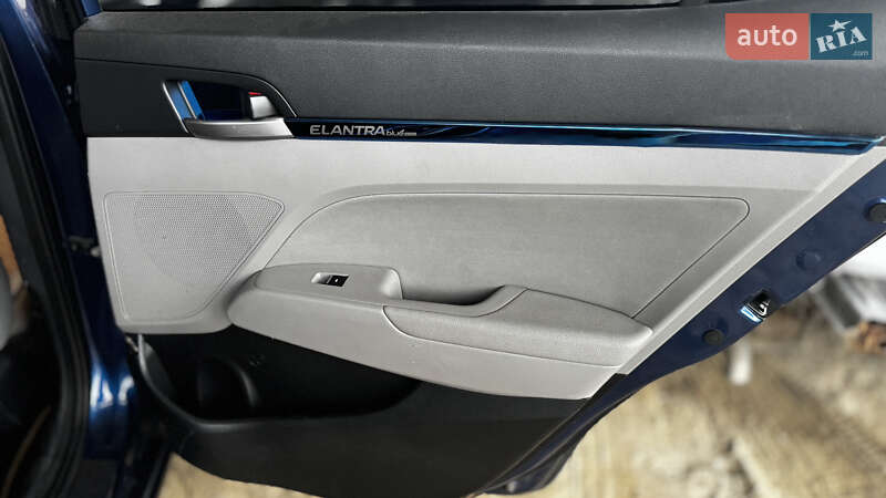 Седан Hyundai Elantra 2016 в Києві фото 11 Седан Hyundai Elantra 2016 в Києві