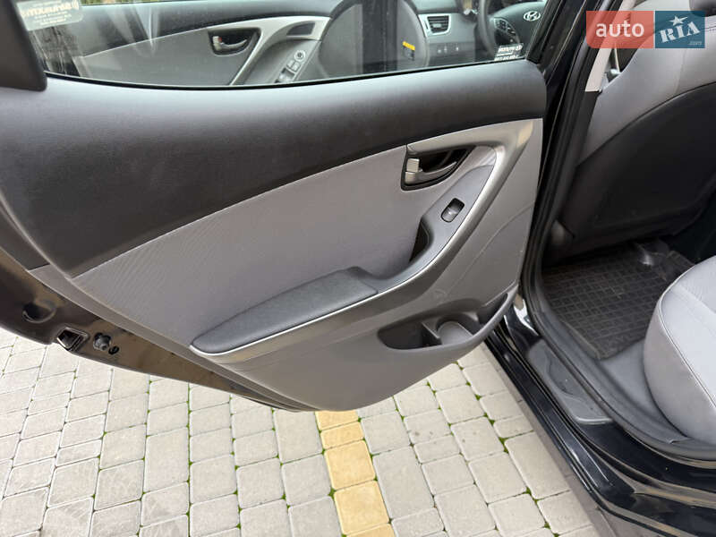 Седан Hyundai Elantra 2013 в Одессе фото 51 Седан Hyundai Elantra 2013 в Одессе