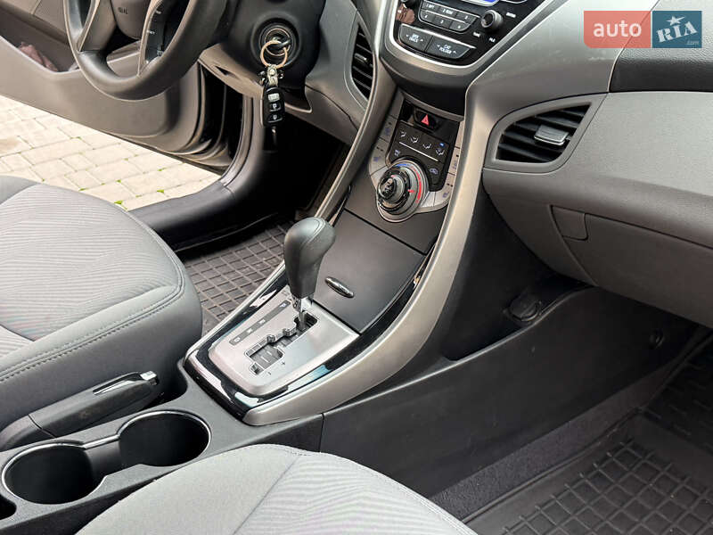 Седан Hyundai Elantra 2013 в Одессе фото 65 Седан Hyundai Elantra 2013 в Одессе