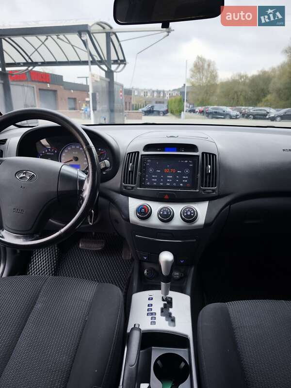 Седан Hyundai Elantra 2008 в Хмельницком