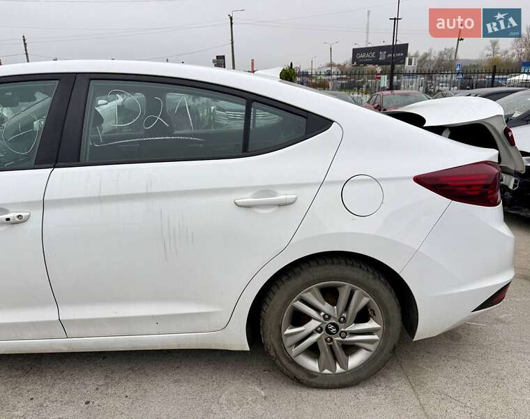 Седан Hyundai Elantra 2019 в Киеве