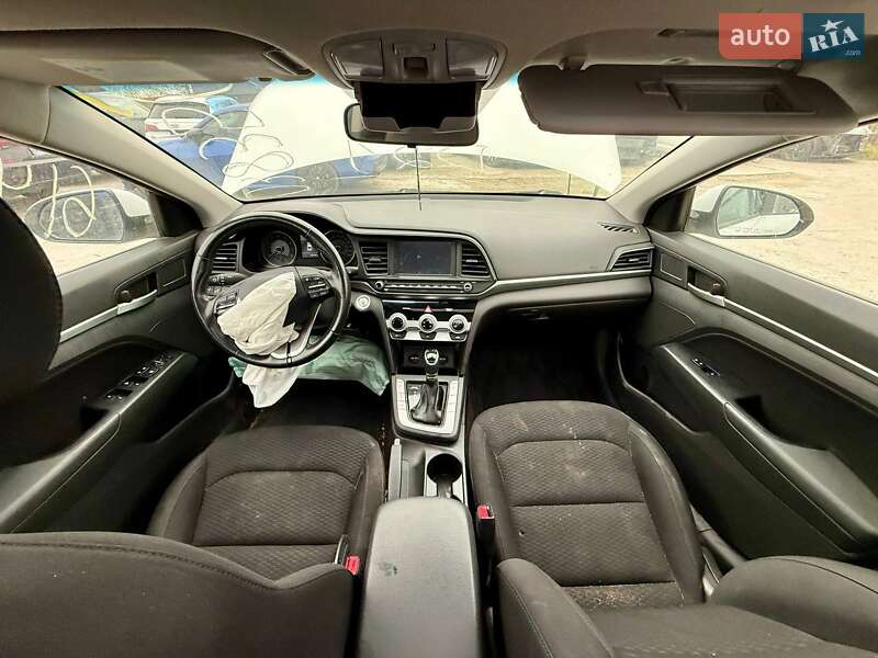 Седан Hyundai Elantra 2019 в Киеве