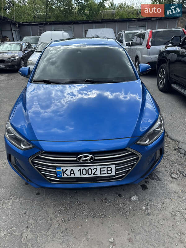 Седан Hyundai Elantra 2017 в Киеве