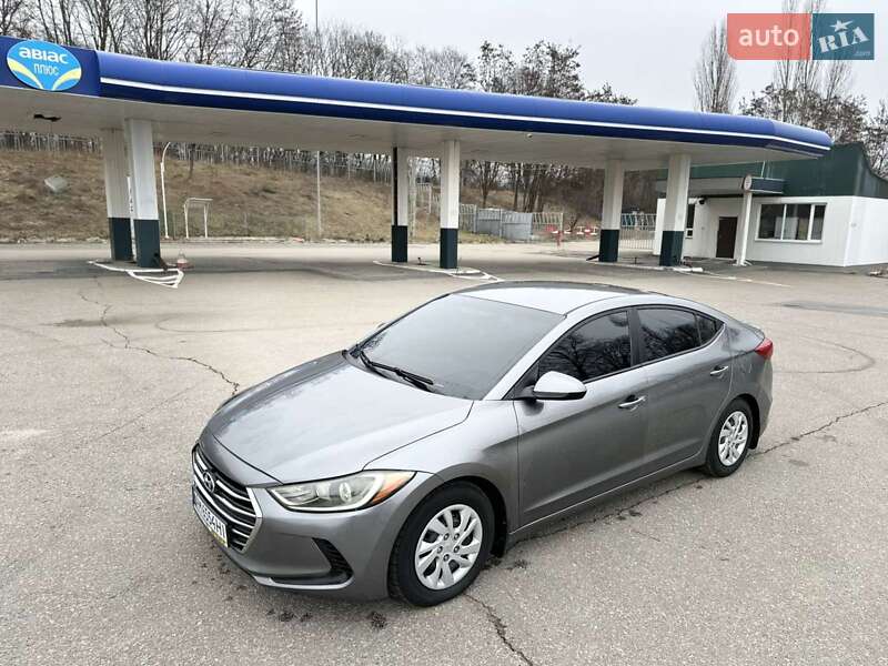 Седан Hyundai Elantra 2018 в Житомирі